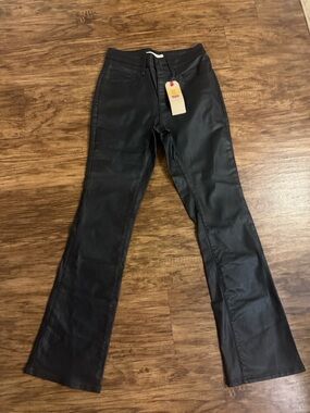 NWT Levi’s faux leather pants size 27